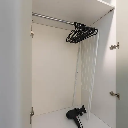 Private In The Centre *